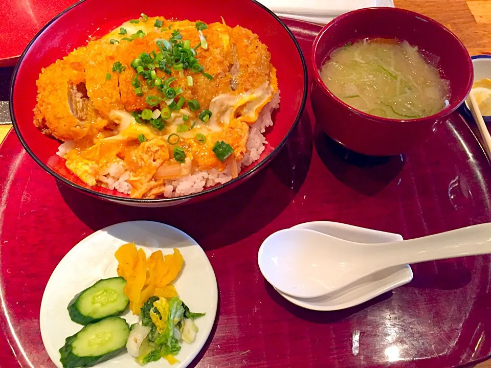 いちにぃさん
豚しゃぶ丼|ぴよさん