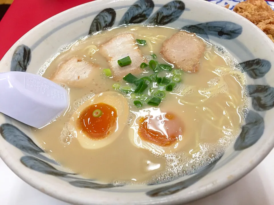 とんこつラーメン(*^^*)😋
くわんやレボリューション😊岡山|きのすけ〜さん