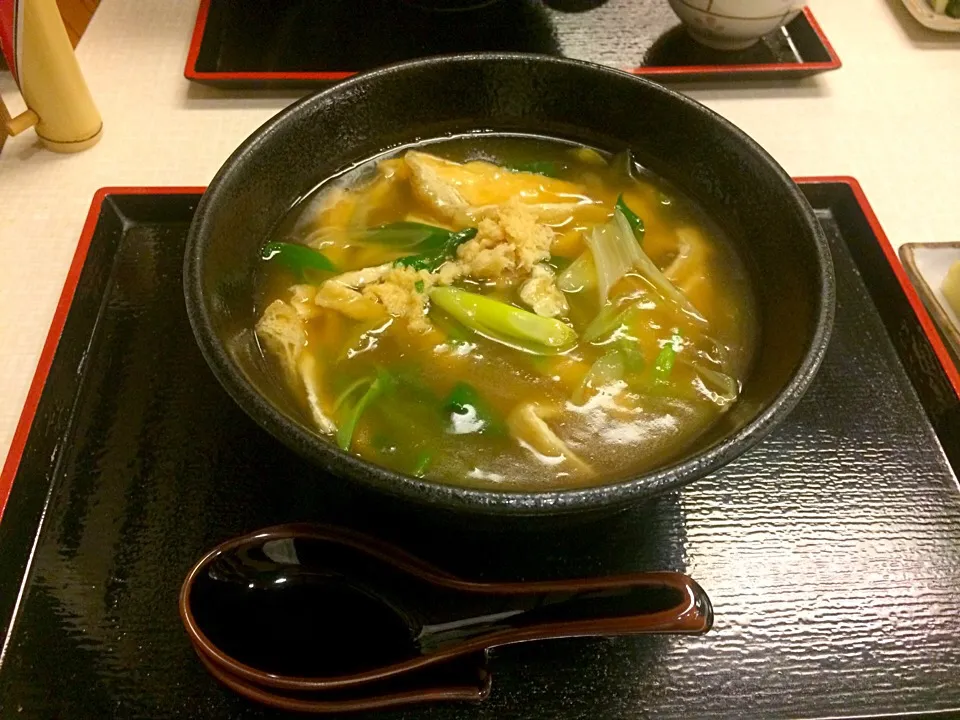 京都で『たぬきそば』
厚揚げの入った餡かけのそばです。
生姜ご効いてて美味しい。|コージ💫さん