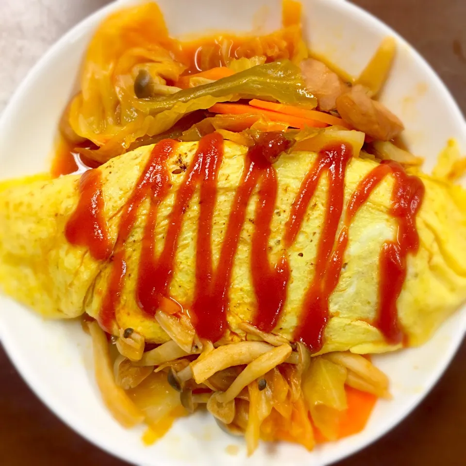 Snapdishの料理写真:Leftover Tomato Hot Pot with Rice Omlet 残りもののトマト鍋のオムライス|Mama Kathi Dinerさん