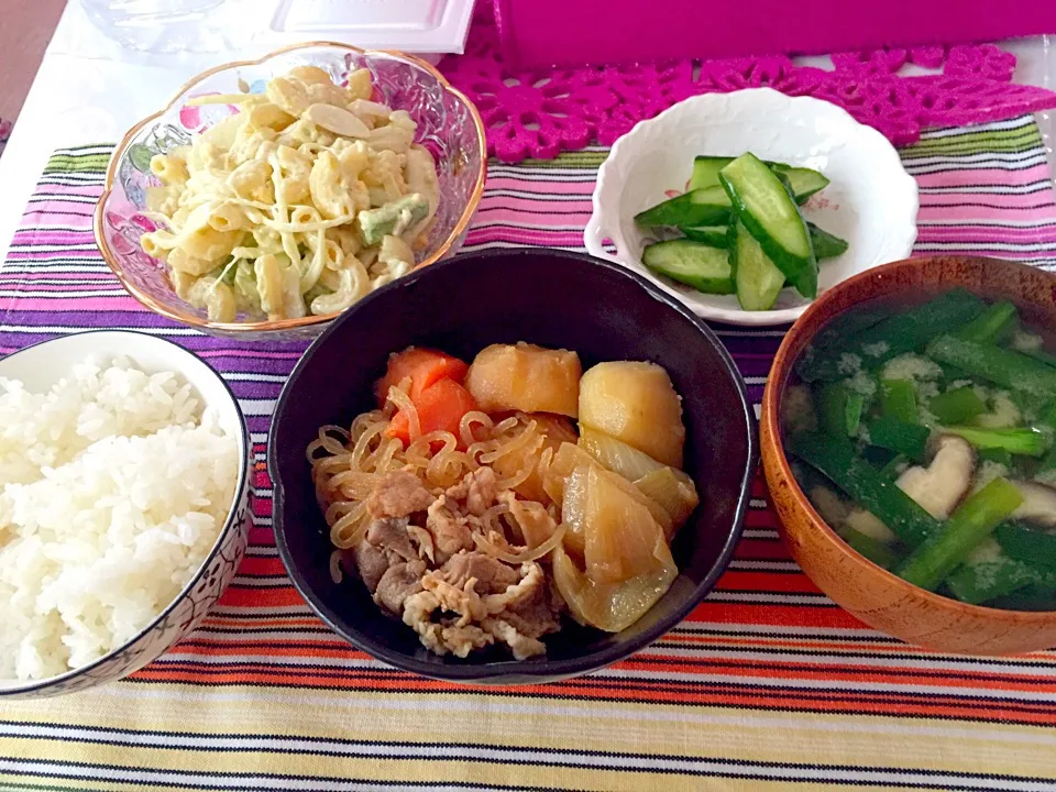 ある日のお昼♪肉じゃが、マカロニサラダ柚子胡椒風味、浅漬け、ニラのお味噌汁で大満足*･゜ﾟ･*:.｡..｡.:*･'(*ﾟ▽ﾟ*)'･*:.｡. .｡.:*･゜ﾟ･*|えりちゃんさん