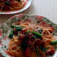 Snapdishの料理写真:富山産朝とれホタルイカと菜の花とトマトのパスタ|Ricotta Casaさん