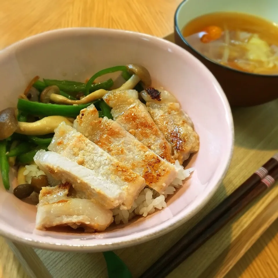 豚肉の塩麹ステーキ丼|もなかさん