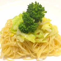 Snapdishの料理写真:春キャベツとアンチョビのパスタ*\(^o^)/*|yoshiecoさん