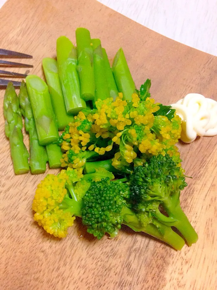 ゆでるだけ〜ブロッコリーとアスパラの温野菜サラダ|あやにん食堂さん