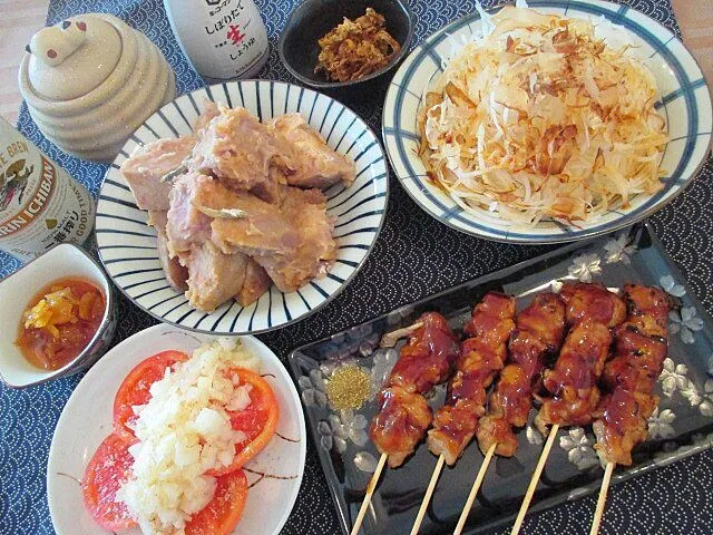 地味うま!モッチリとろ～り里芋(親芋)のいりこ煮🍺照り焼き鳥、新玉ドレとまと、大根わさび醤油サラダなど|ふかرさん