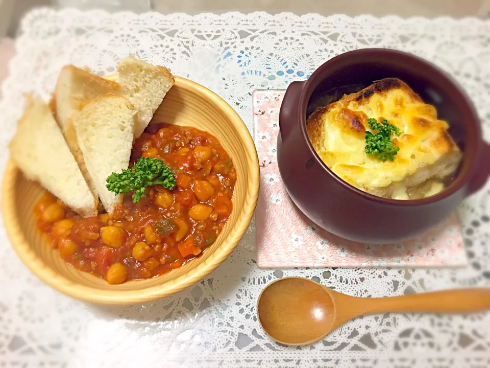 Snapdishの料理写真:チリコンカンとオニオングラタンスープの晩ごはん♡|はるかさん