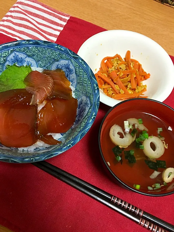 鮪の漬け丼
お吸い物
人参しりしり|まりさん