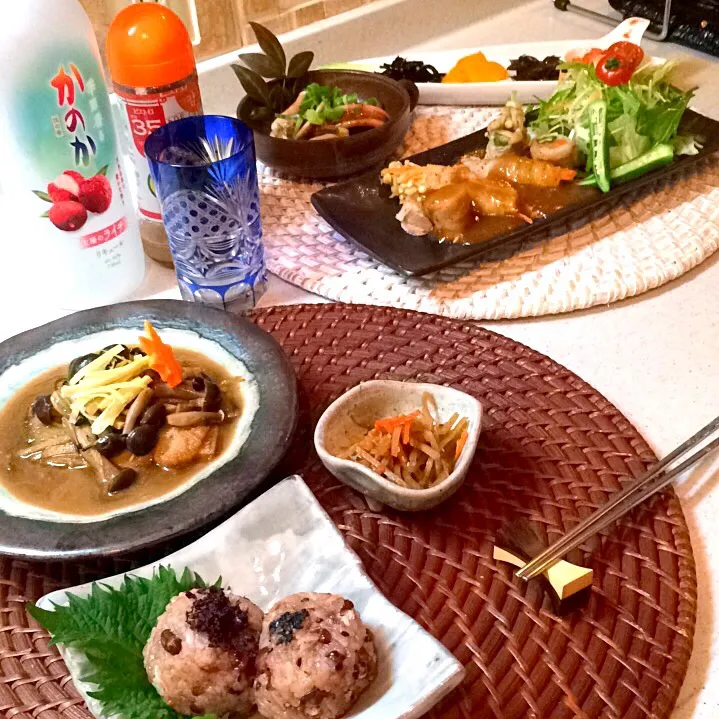 Snapdishの料理写真:カレイとシメジの煮付け。きんぴら。イカ醤油バターにんにく。エノキの豚バラ巻きみぞれ生姜庵。十五殼おにぎり。漬け物|Tomoko❤︎poouさん