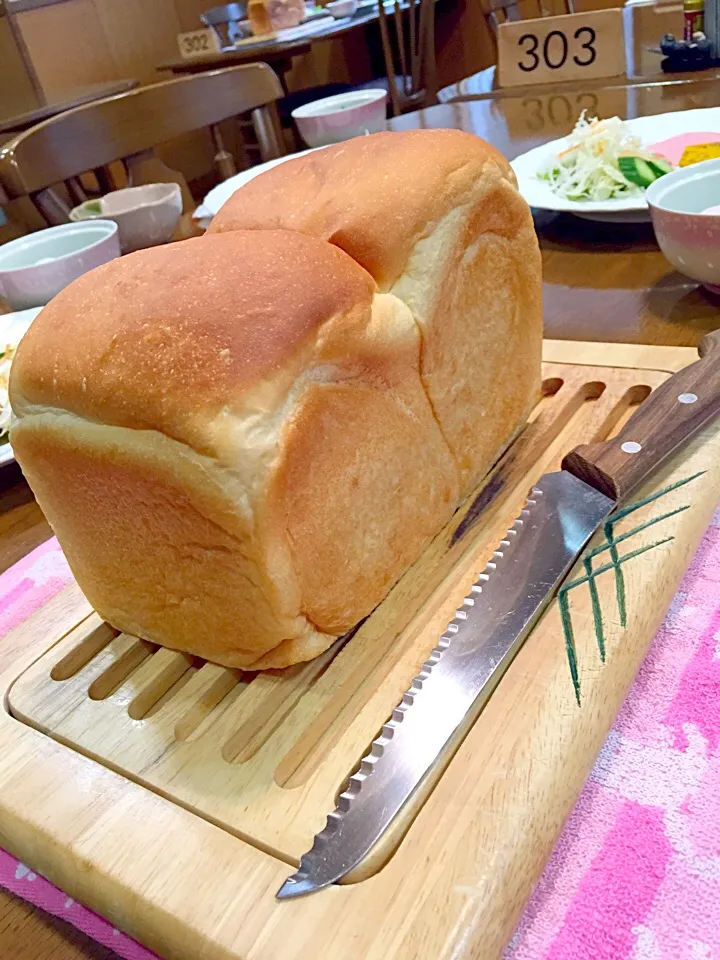 お宿おばたけ の朝食にはフワフワ焼きたてパンを♫|お宿 おばたけさん