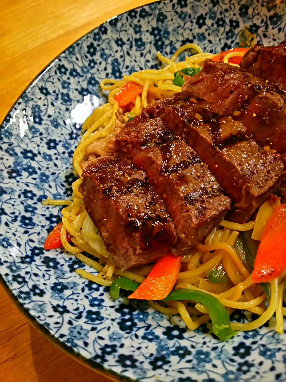 ステーキ焼きそば|徳之島トトロンヌさん