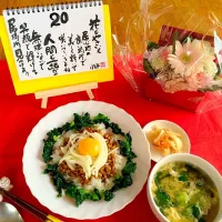 Snapdishの料理写真:納豆、酢玉ねぎ、卵黄、ほうれん草お浸し盛り付けした血液サラサラプレート😄🎶GOODでした💘