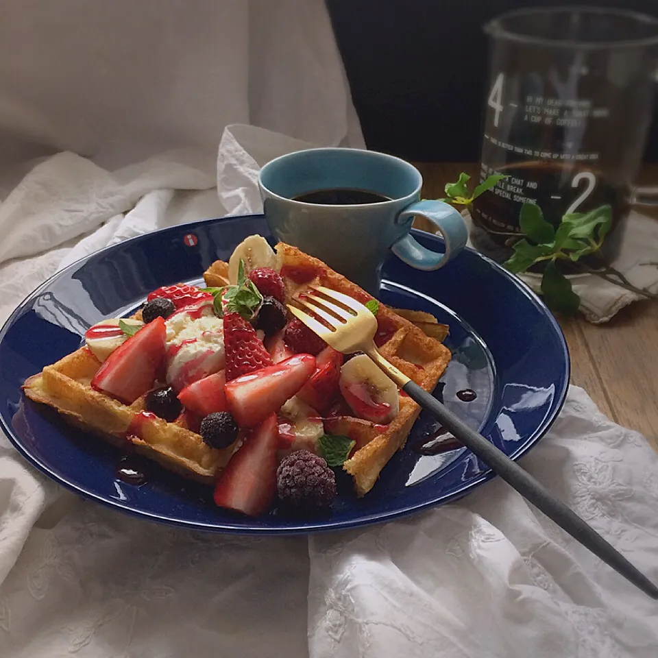 🍓thick sweet waffle often eaten with ice cream or fruit sauce🍓|Naoさん