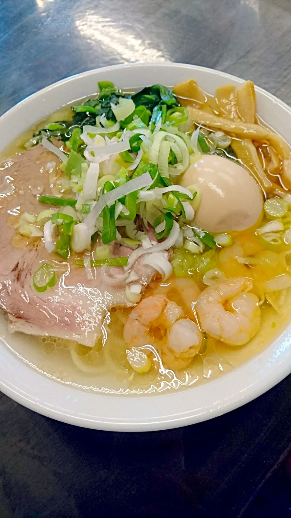 えび塩ラーメン🍜たまご追加|じょうさん