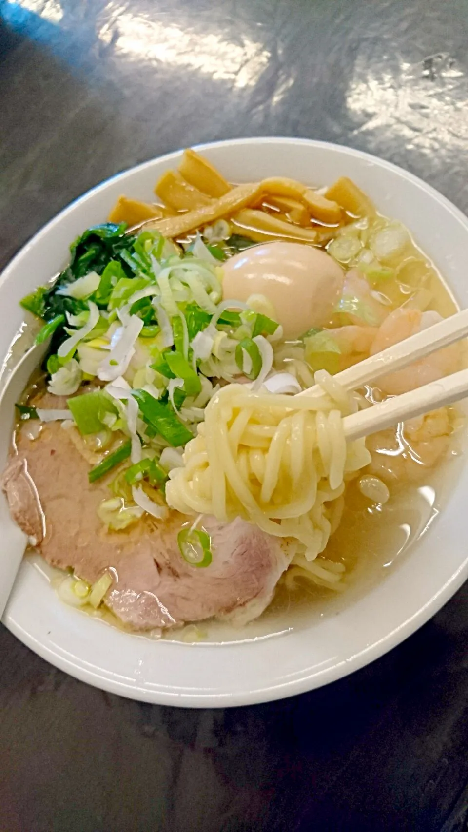 えび塩ラーメン🍜たまご追加|じょうさん