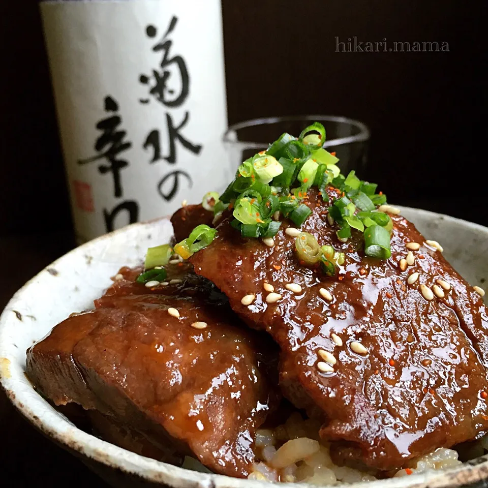 焼き肉のタレにちょい足しでコク旨～♥カルビ丼🍴|ひかりママさん