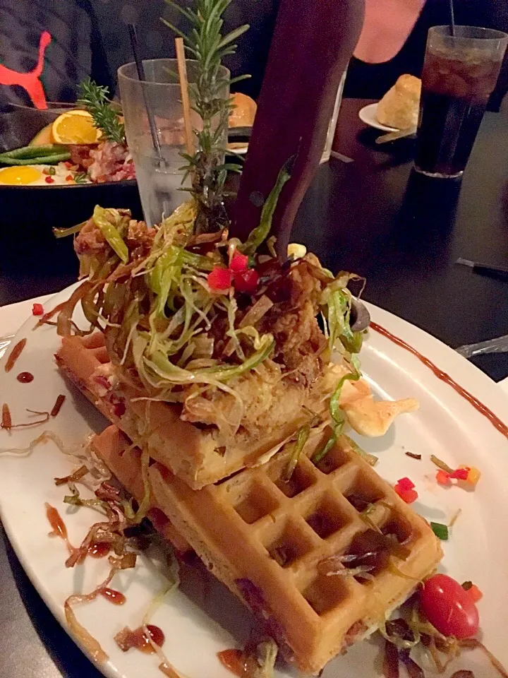 Hash House Chicken n Waffles|scout o'garaさん