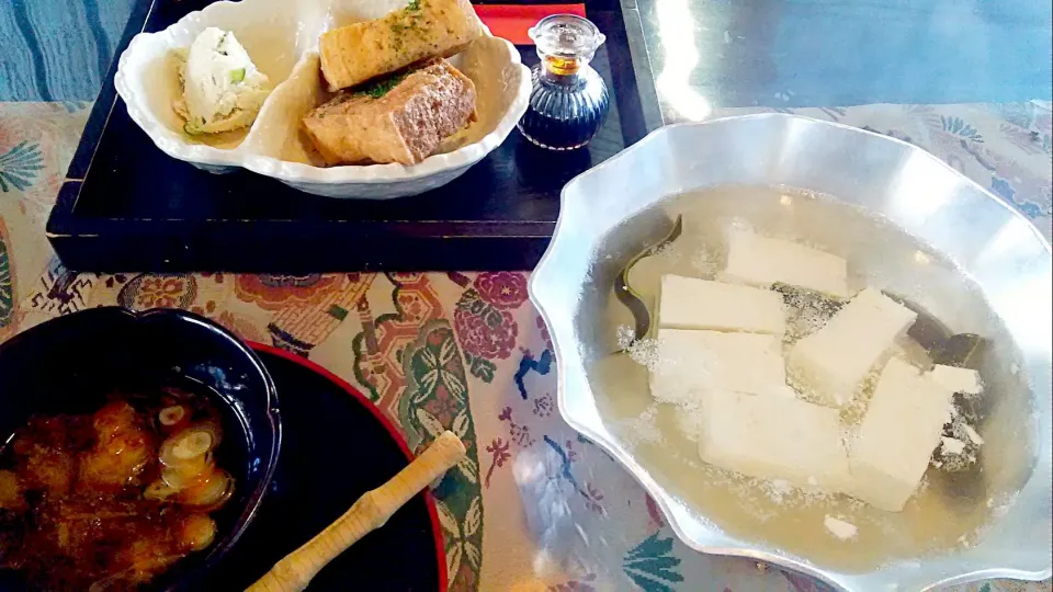 湯豆腐と豆腐揚げたて|かずえさん