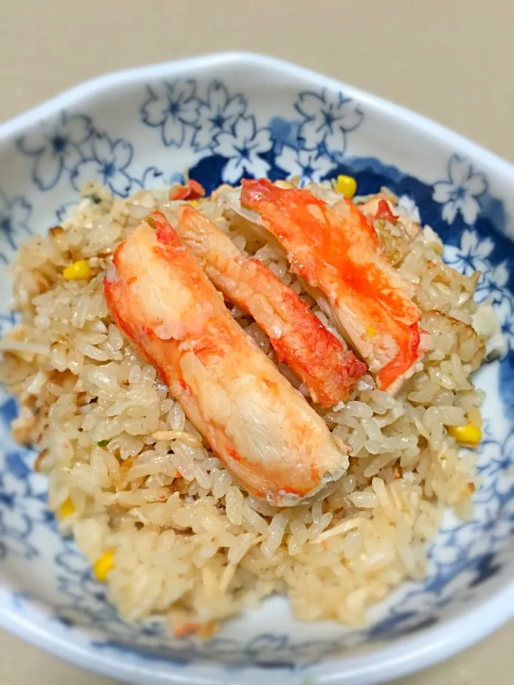 カニ缶を頂いたので、今夜はカニたっぷり炊き込みご飯！カニの旨味が凝縮されています(^_^)v|ギムレットさん