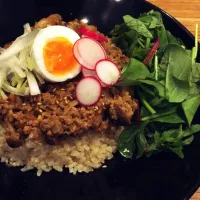 Snapdishの料理写真:和出汁でじんわり、しめじと葱の胡麻味噌キーマ 玄米で。旨！
"the next untouchable"|jamchainさん