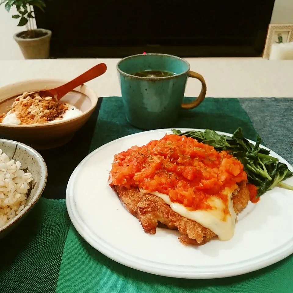 Snapdishの料理写真:ミラノ風チキンカツレツ　#チキン#トマトソース#鶏肉|pokke0725さん