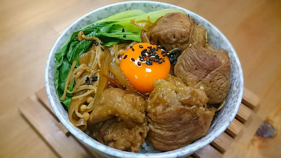 月見豬兒丼飯|Anita Skyさん