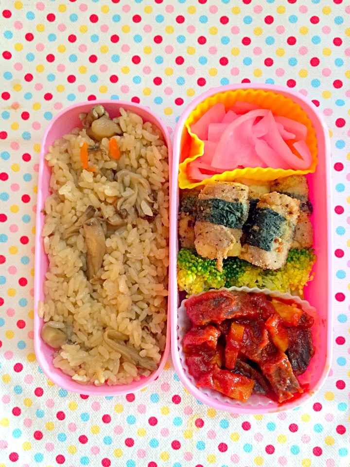 Snapdishの料理写真:舞茸ご飯弁当。高野豆腐の肉巻き磯辺揚げ風！|hiroko.さん