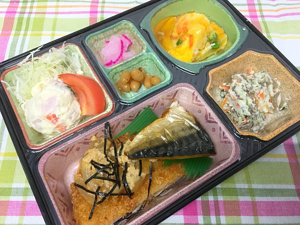 カツ煮 日替わり弁当 豊川市宅配|Naokazu Kuritaさん