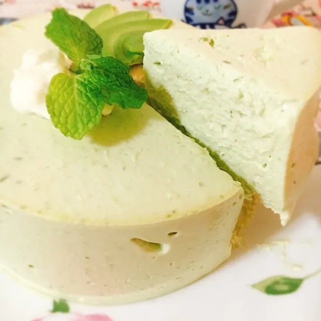 Snapdishの料理写真:ちこさんのお砂糖なしのアボカドレアチーズケーキ #レシピブログ #RecipeBlog|レシピブログさん