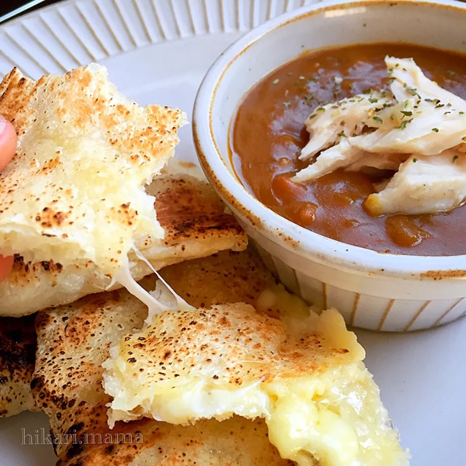 今日のお昼はチーズとろーりナンと普通のカレー😋🍛|ひかりママさん