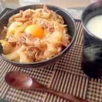 Snapdishの料理写真:簡単！牛丼風な豚丼♡|きょんきょんさん