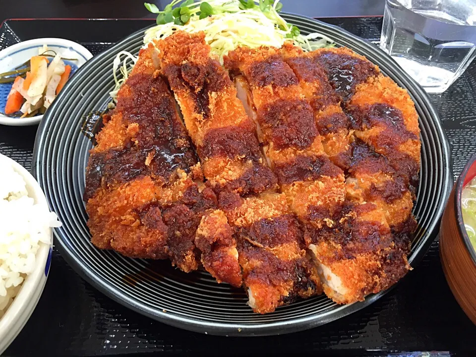 Snapdishの料理写真:チキンカツ定食！ デカイｯ !!(笑)|みほままこさん