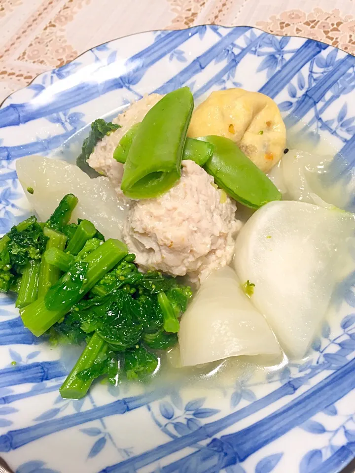 春野菜と鶏団子の煮物
菜の花、かぶ、さやえんどう|Sawaさん