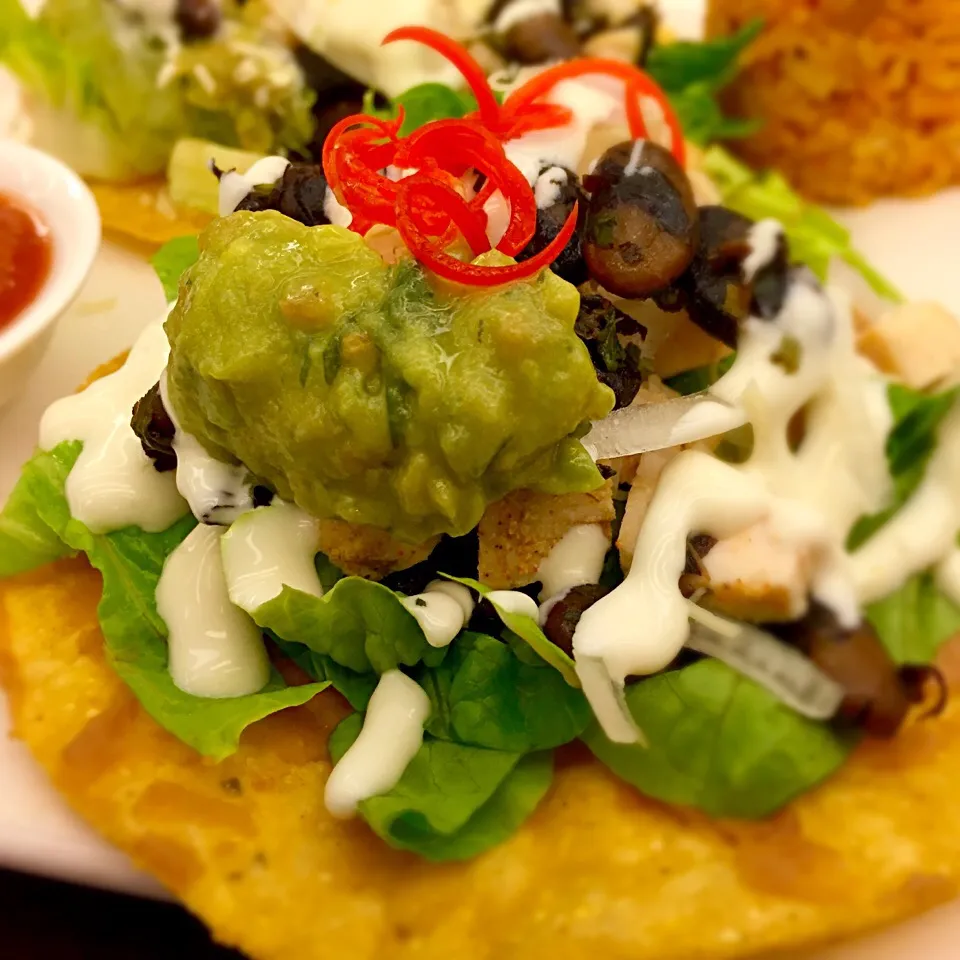 Snapdishの料理写真:Chicken Tostada|Jeremy Khooさん