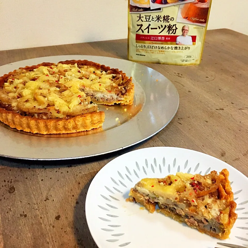 Snapdishの料理写真:大豆と米麹のスイーツ粉を配合してれんこんとひき肉のキッシュ。|yukko7740さん