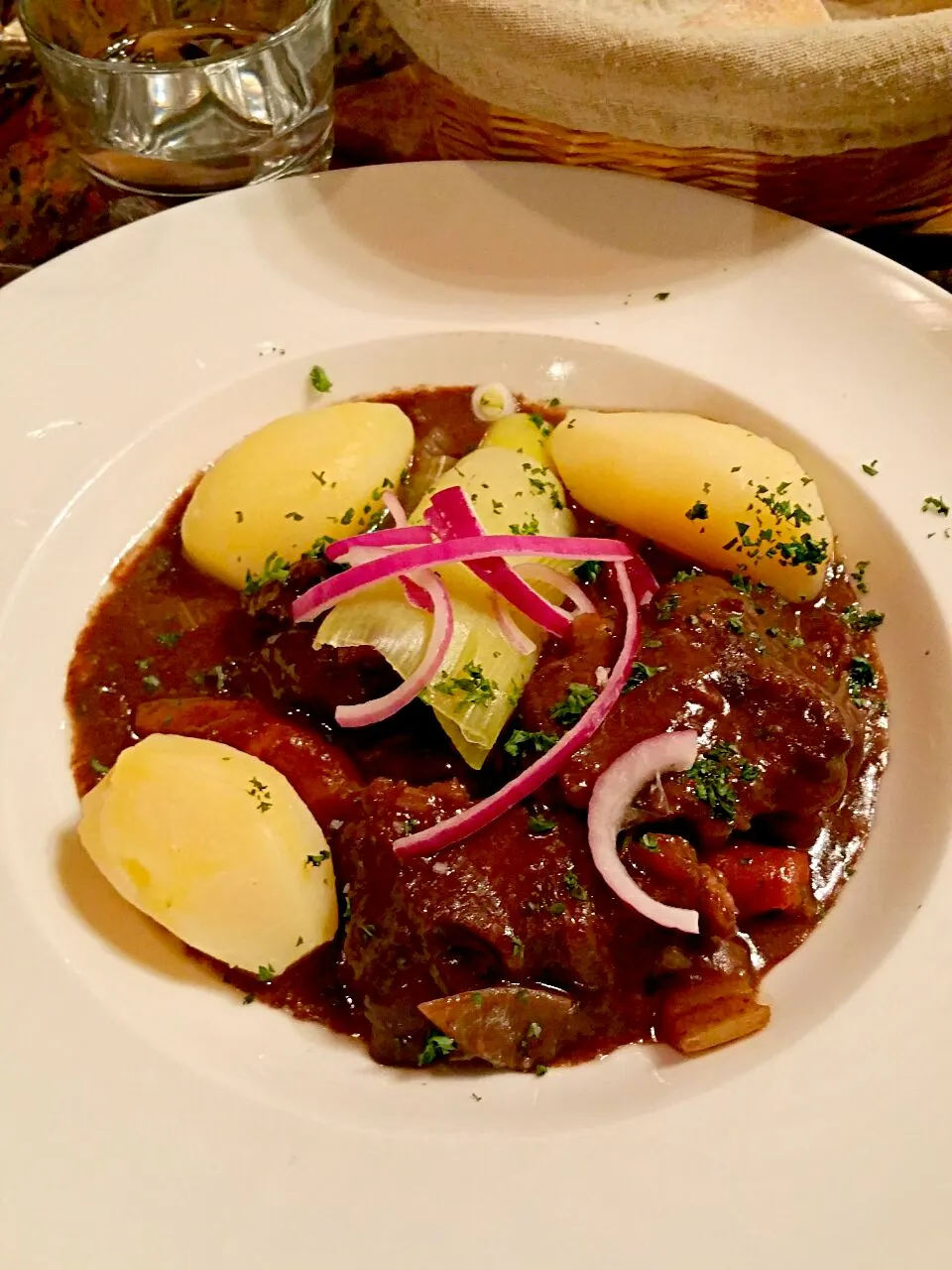 Beef with red wine sauce and potatoes|Cherryさん