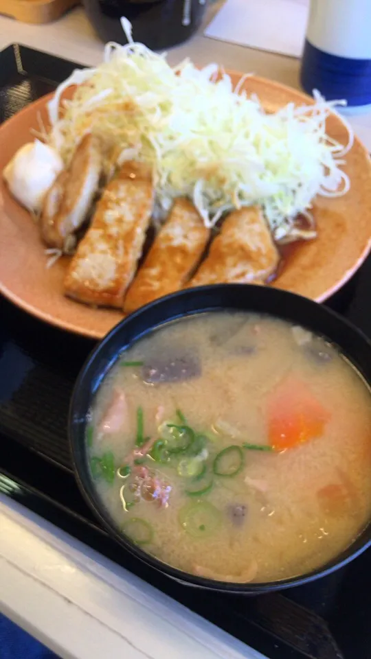 生姜焼き定食
ピントが、、;^_^A|るみおんさん