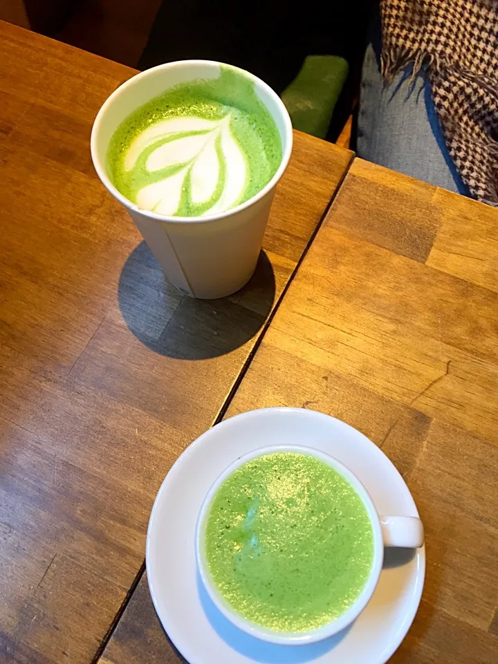 お抹茶 in an espresso cup and Green tea latte @ cafe Kitsune|Yayoweさん