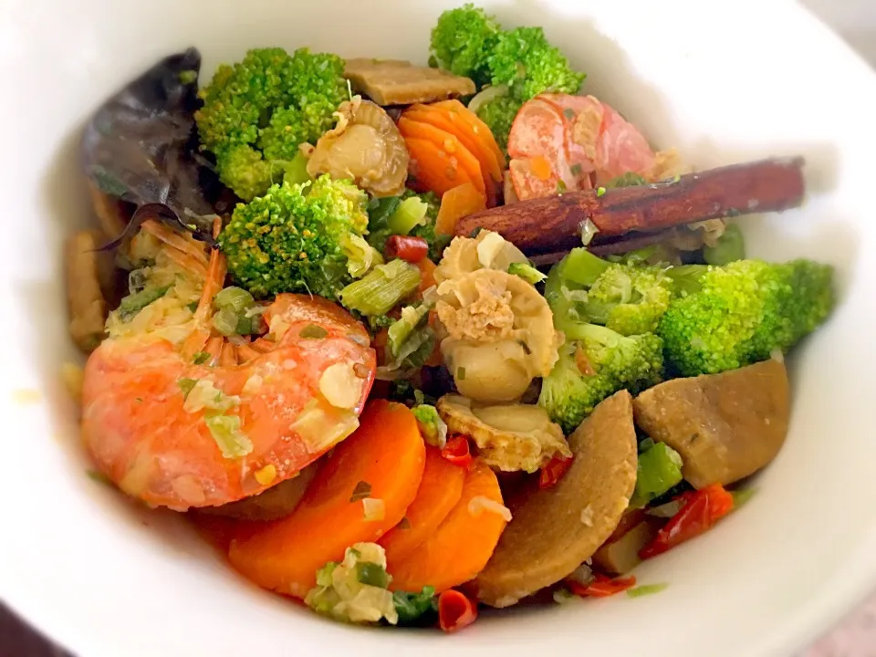 Seafood oden with vegetables おでん|lia apriliaさん