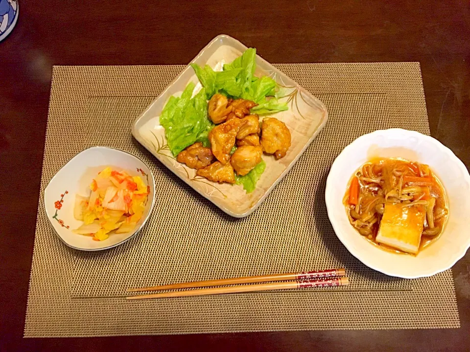 🐓鶏の甘辛炒め
🍢厚揚げのキノコあんかけ
🍆白菜の桜エビ和え
🍲もやし味噌汁

簡単料理|あやさん