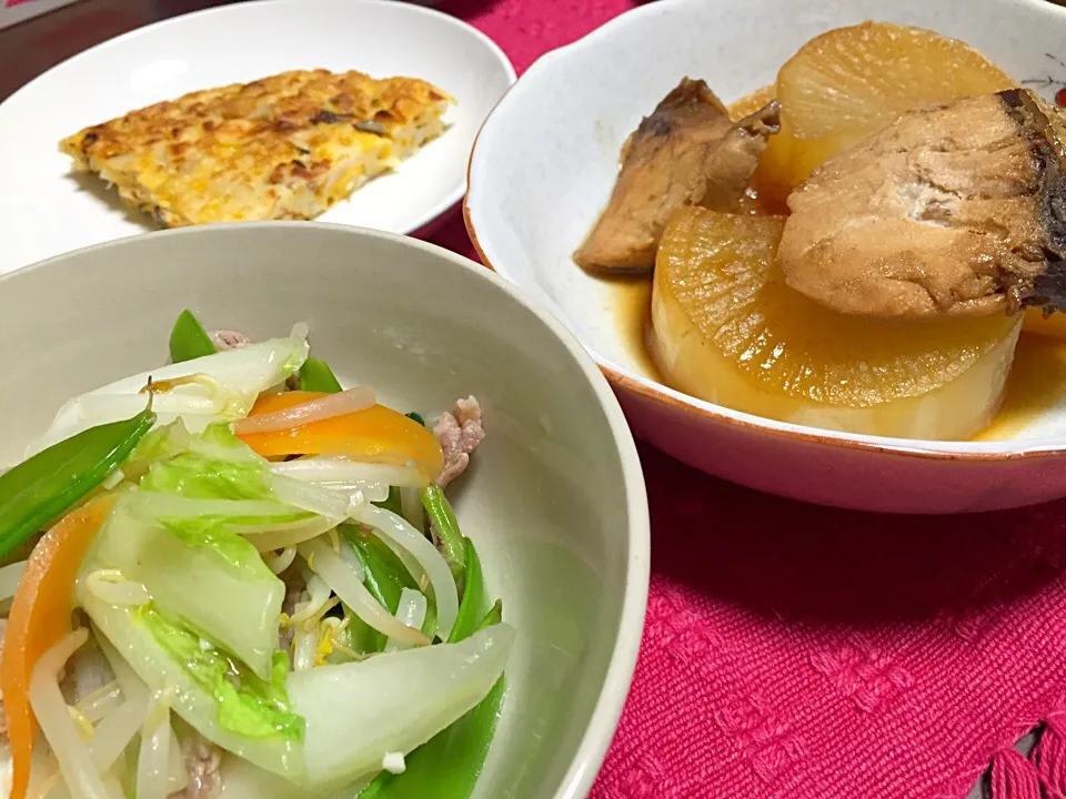 ぶり大根・肉野菜煮炒め・はんぺんと椎茸のオムレツ|Yuko Kisoさん