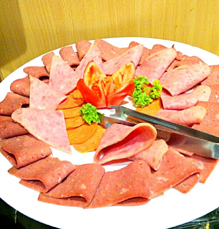 Ham and Salami|Mariano Ngさん