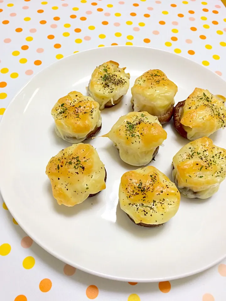 エビ詰め椎茸チーズ焼き🍤🧀|ブー吉さん