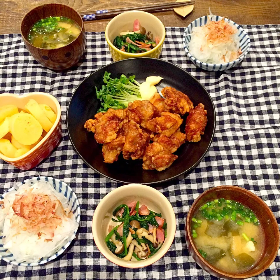 鶏の唐揚げ、ほうれん草ソテー、オニオンスライス|Nao Yamadaさん