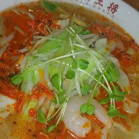 Snapdishの料理写真:spicy shirmp ramen w/ spicy oil|Lottie Ibadlit Ninoblaさん