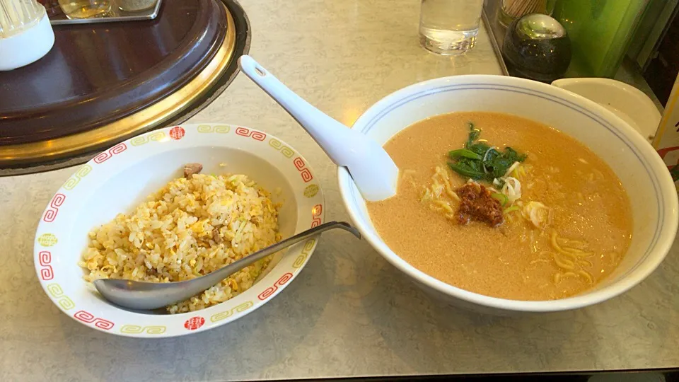 担々麺と半チャーハン|ケンケンさん