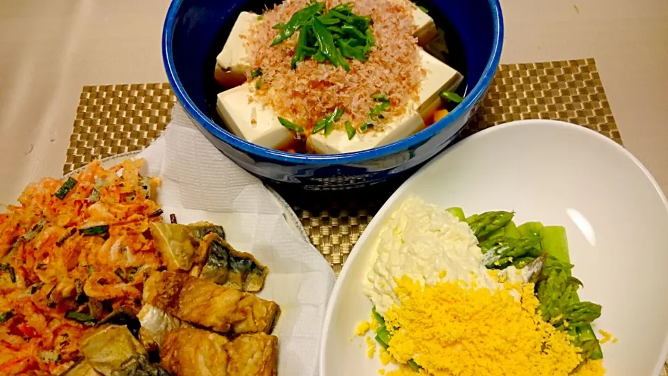 鯖のカレー粉揚げ定食😋|お母の大皿さん