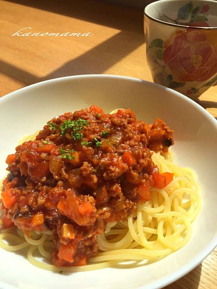 Snapdishの料理写真:TETSU♪😋さんの料理 🎉Merry Christmas!🎉 オヤジ特製の家族みんな大好き♡ミートソーススパゲッティー♬ 昨晩から仕込んだプロ級ソースだよ😄|ゆきさん