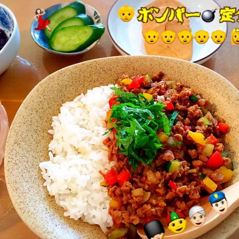 「ダイズラボ 大豆のお肉ミンチ 」を使ってみたSnapdishの料理・レシピ写真:ボン💣ちゃんの✨オーサワのベジミートじゃなくてマルコメの大豆ミートでガパオライス🍎のボンバー定食💣長❗️