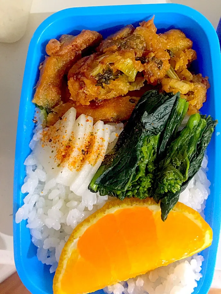 パパお弁当🍱  小エビと大根のかき揚げ  菜の花のからし和え  大根の漬物|ch＊K*∀o(^^*)♪さん